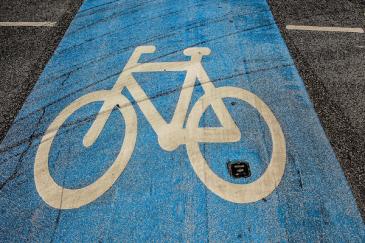 Fietssnelwegen moeten zorgen voor minder drukte Markering fietspad