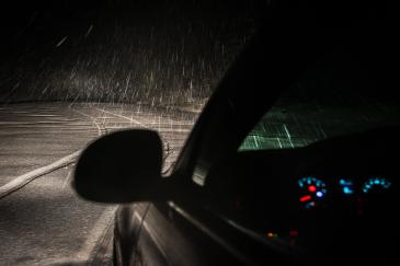 Gebruik de juiste autoverlichting bij sneeuw