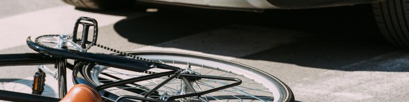 Fietser aangereden door auto Fietser aangereden