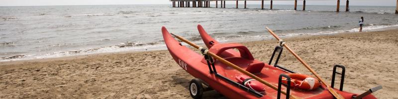 Reddingsboot op het strand