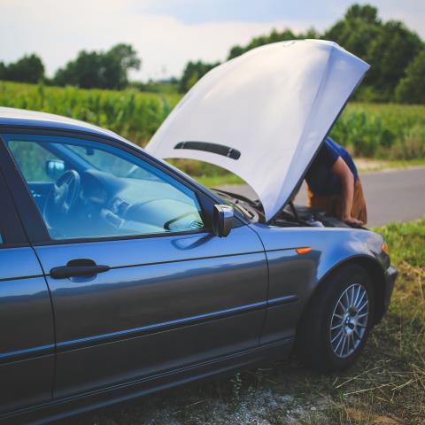 autopech langs de weg