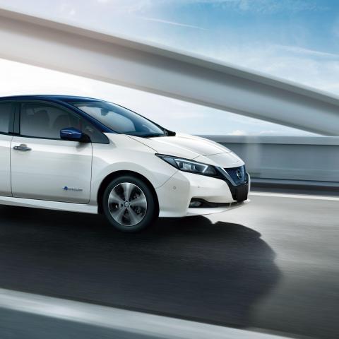 Nissan leaf 