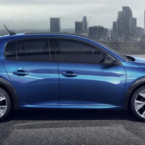 Peugeot e-208