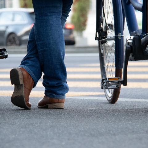 voetganger aangereden door fiets voetganger fietser