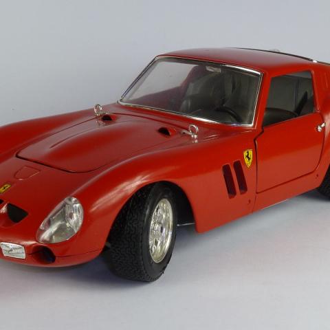 Rode Ferrari 250 GTO