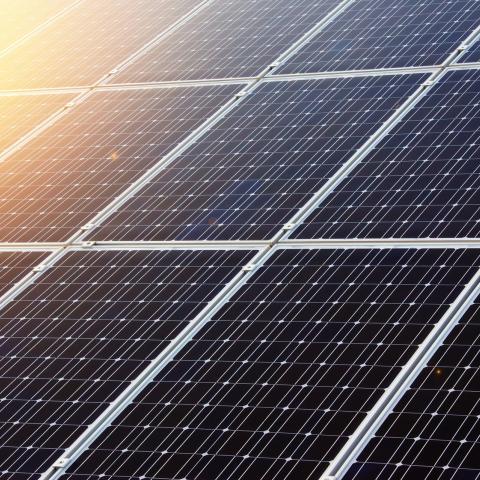 Zonnepanelen opstalverzekering Zon schijnt op zonnepanelen