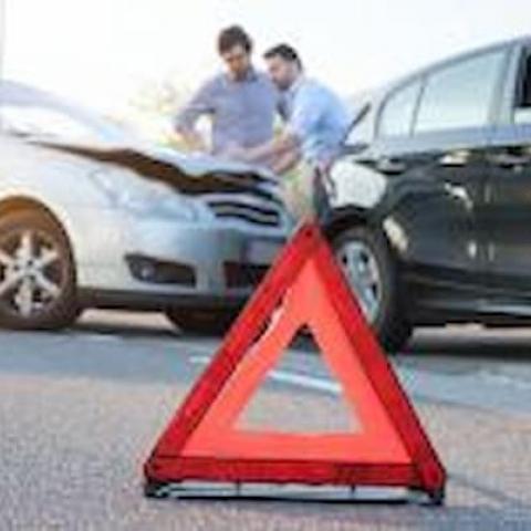 Tweezijdig auto-ongeluk Tweezijdig auto-ongeluk