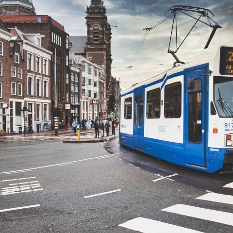 Tram in de stad