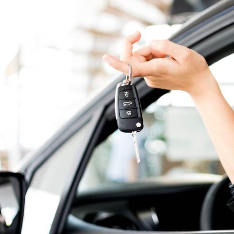 De nieuwwaarde van een auto Sleutels van een nieuwe auto