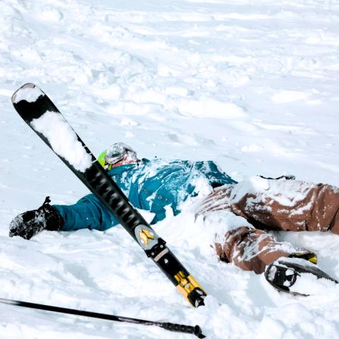 vallen tijdens het skiën