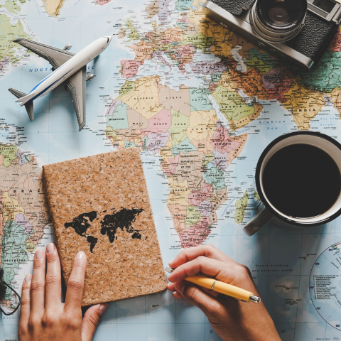 Wereldkaart met paspoort