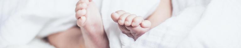 zwangerschap en zorgverzekering 2021 babyvoetjes